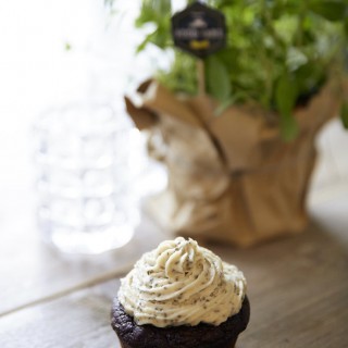 vegane Rote-Bete-Cupcakes mit Cashew-Chia Topping