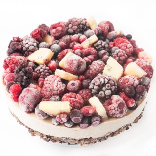 roh-vegane Beeren-Torte mit SunGold-Kiwis von Zirpis