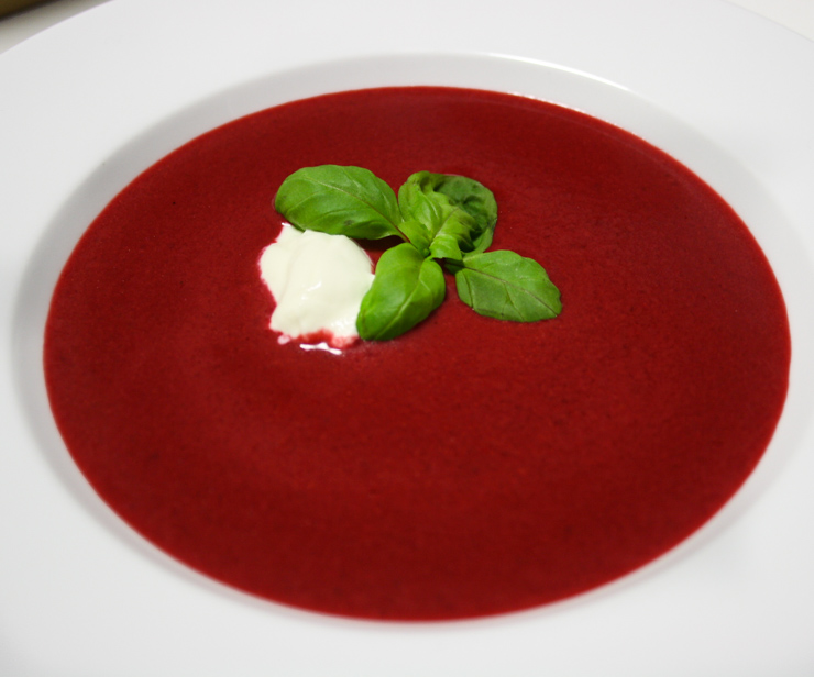 Rote Bete Suppe mit Ingwer - The Vegetarian Diaries