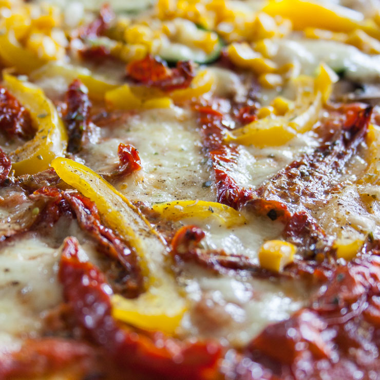 Pizza mit getrockneten Tomaten - The Vegetarian Diaries