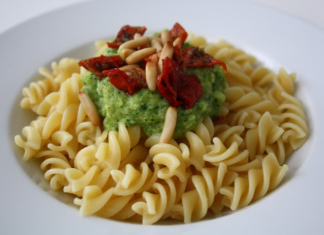 zucchini-nudeln-getrocknete-tomaten – The Vegetarian Diaries