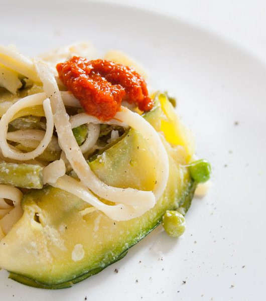 Zucchini-Linguine mit Ajvar - The Vegetarian Diaries