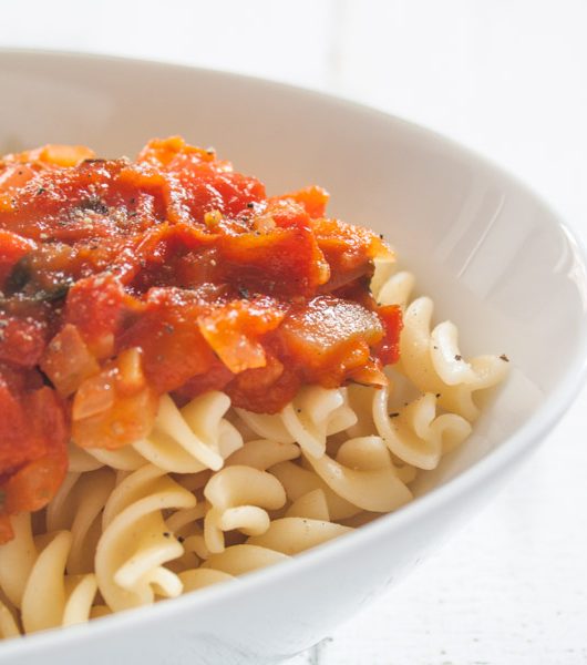 slow cooked Tomaten-Basilikum-Soße - The Vegetarian Diaries
