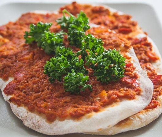 Lahmacun - vegetarische türkische Pizza - The Vegetarian Diaries