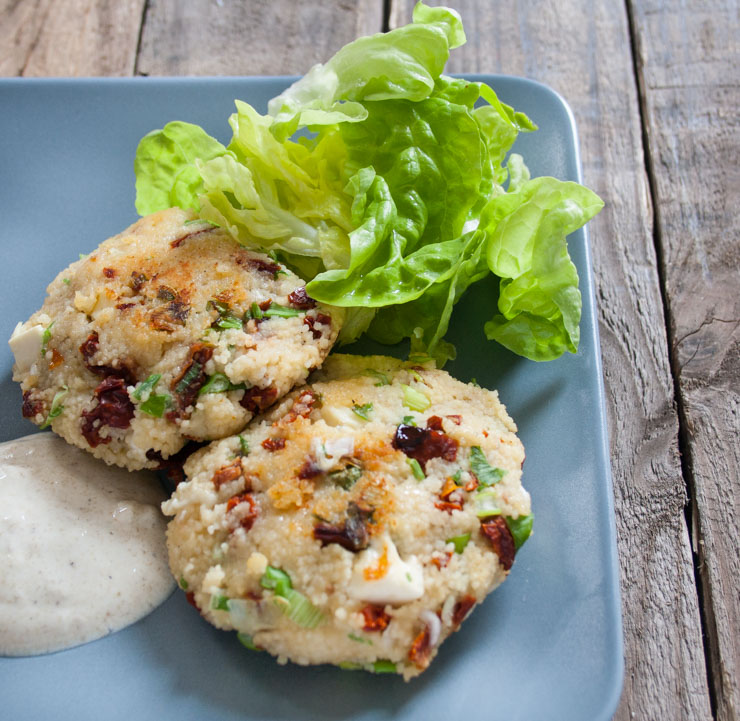 Couccous-Fritters mit Salat - The Vegetarian Diaries - The Vegetarian Diaries