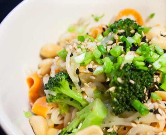 Pad Thai mit Tofu und Erdnüssen - The Vegetarian Diaries