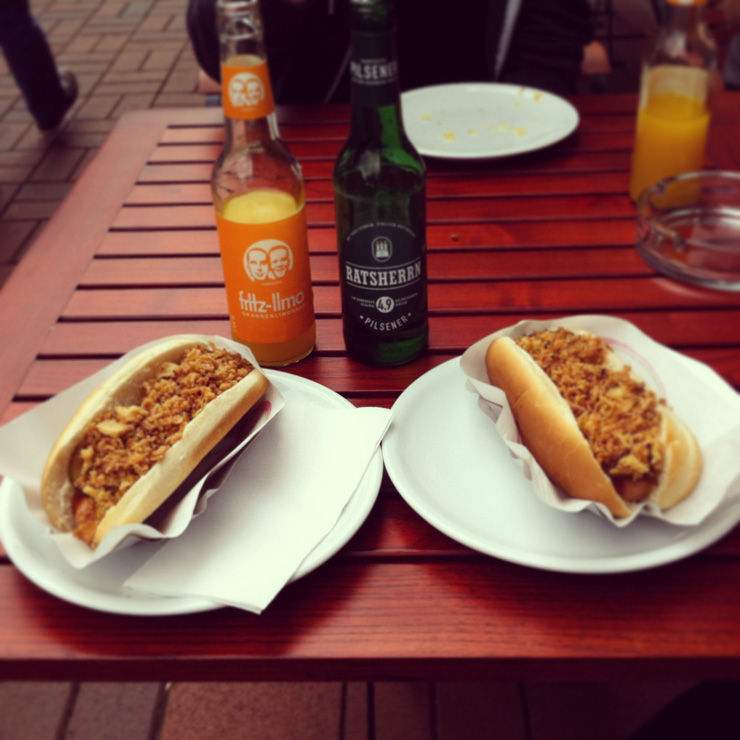 vegane Hot Dogs im Café Liberty - Hamburg - The Vegetarian Diaries