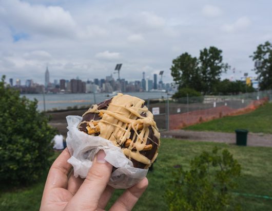 A Brooklyn Flea Food Market - Donut - vegan in New York