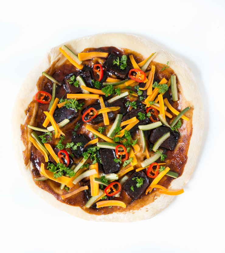 Asia-Style Pizza Ban Mi mit Räuchertofu - The Vegetarian Diaries
