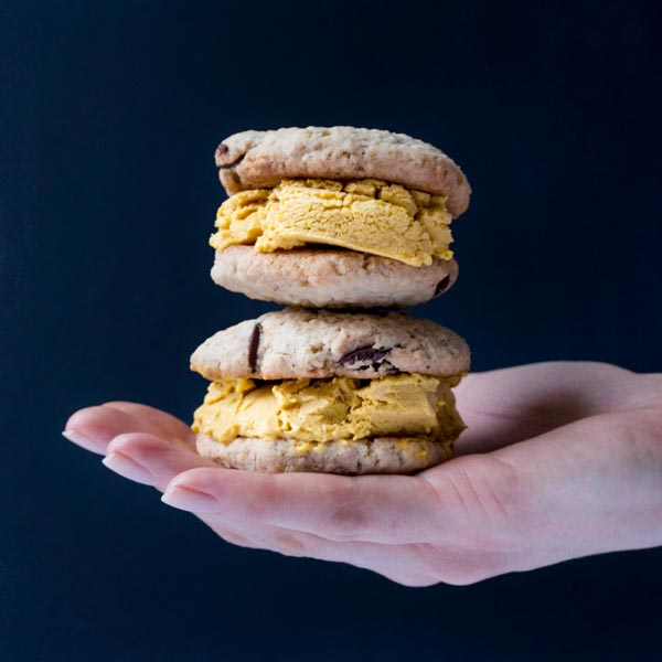 veganes Kürbis-Cookie-Eis-Sandwich - The Vegetarian Diaries