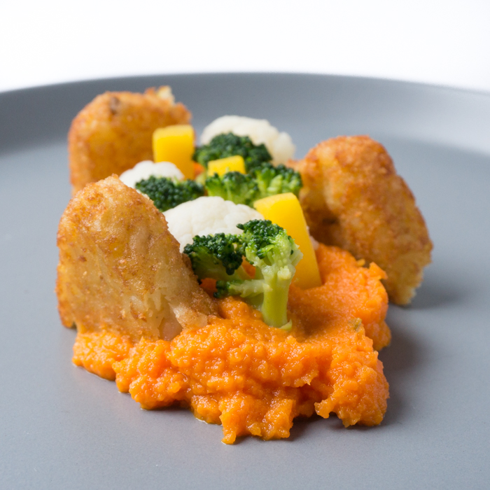 ErbsenBouillonSuppe und Kaisergemüse auf MöhrenPüree