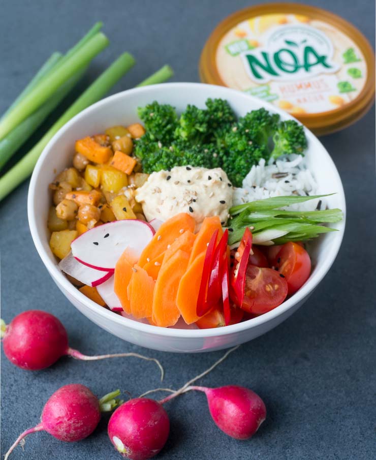 vegane Gemüse-Bowl mit Hummus von NOA - The Vegetarian Diaries