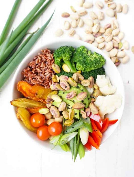 Rezept für eine gesunde Bowl mit Pistazien - The Vegetarian Diaries
